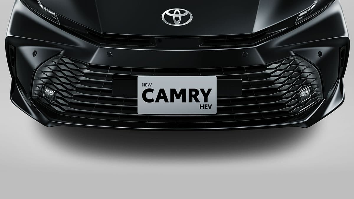 New Camry Hybrid EV: New Lower Grille