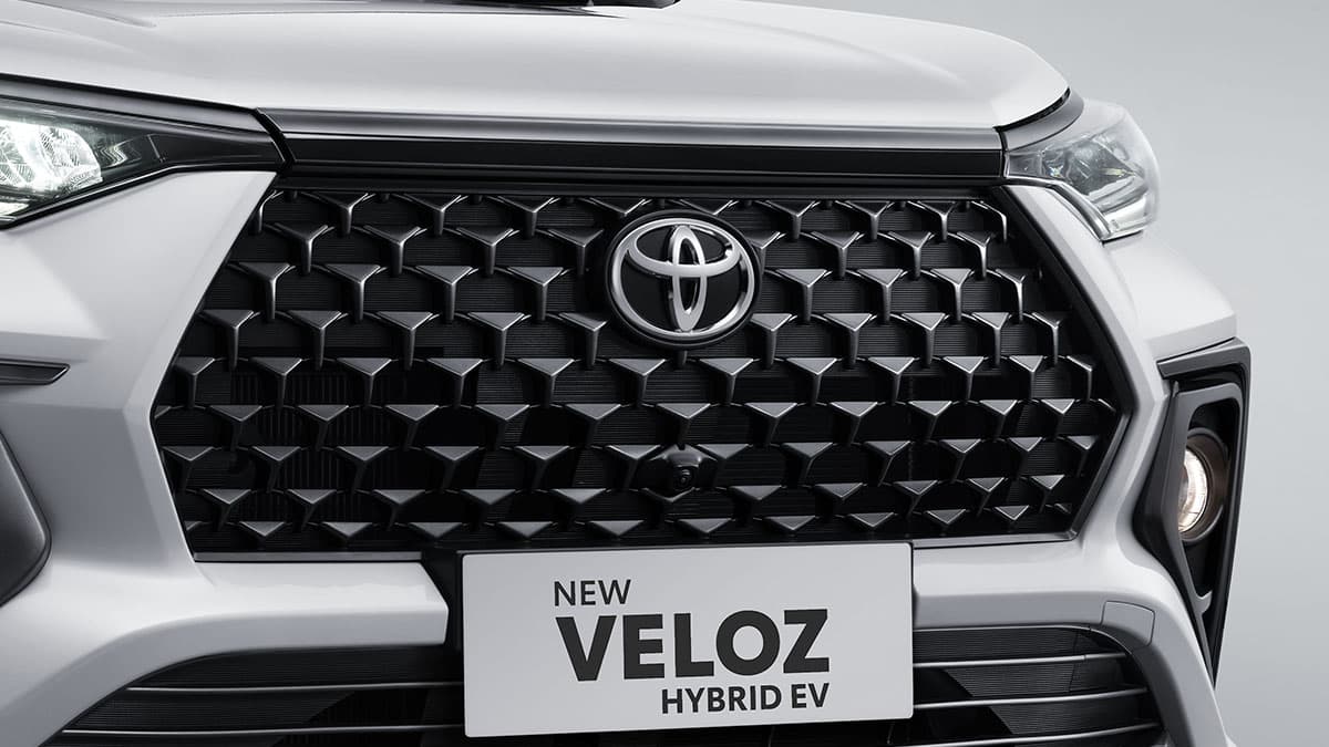 New Veloz Hybrid EV: New Front Grille