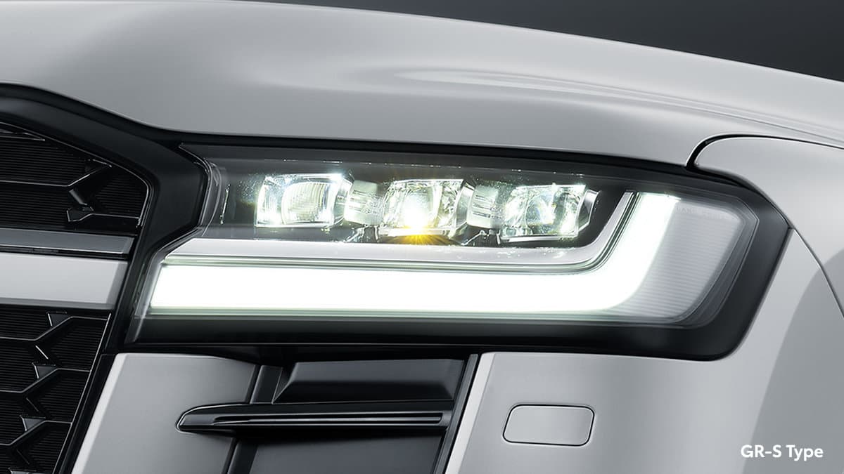 New Land Cruiser: Adaptive Headlamp Design