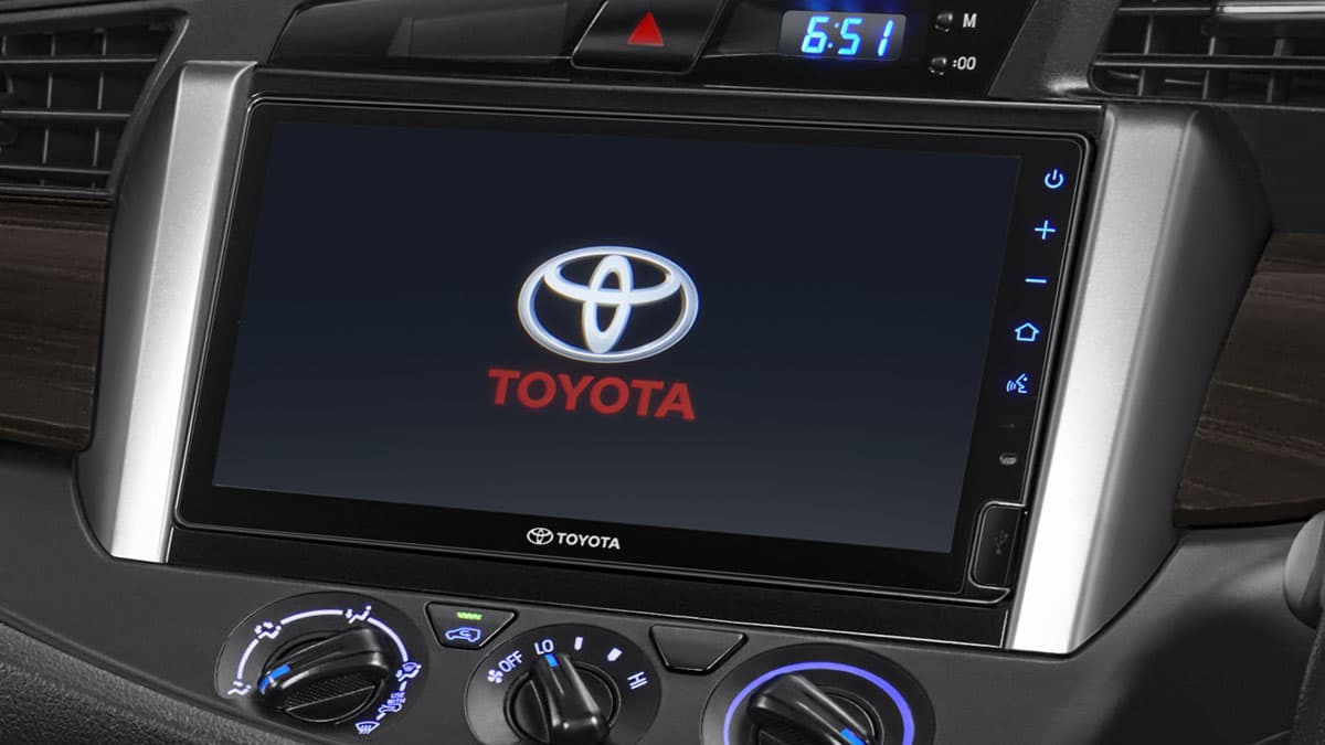 New Kijang Innova: New 9" Head Unit with Smartphone Connectivity