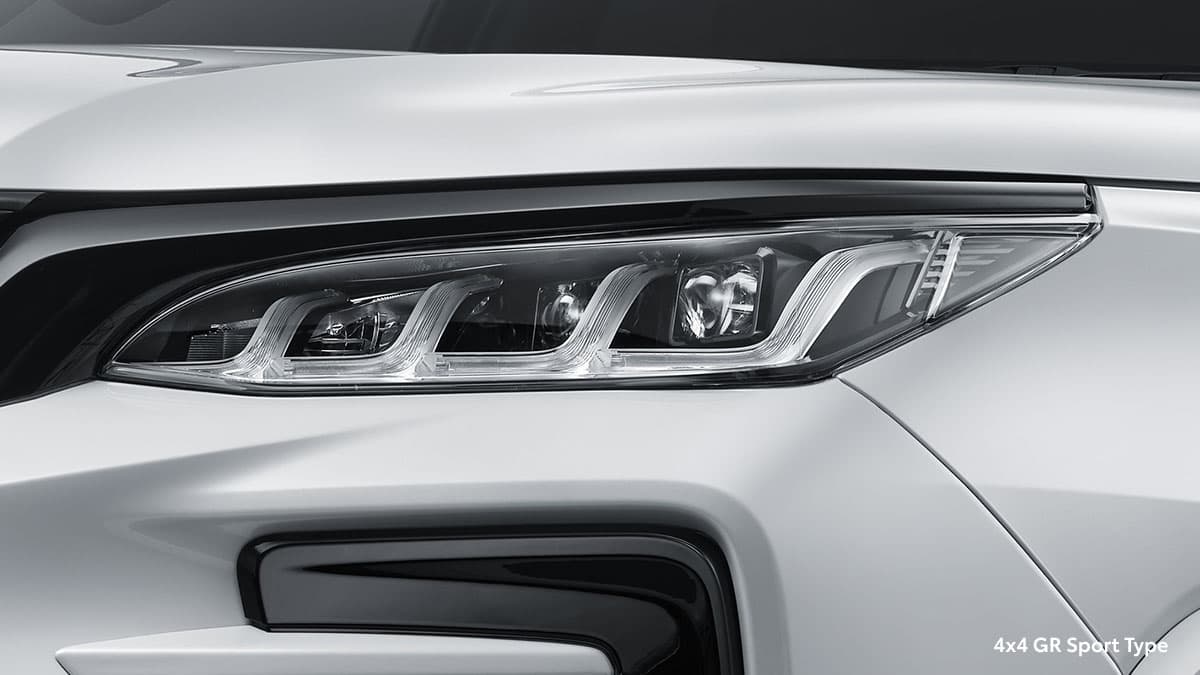 New Fortuner GR Sport: New Radiant Headlamp with Sequential Turn Lamp