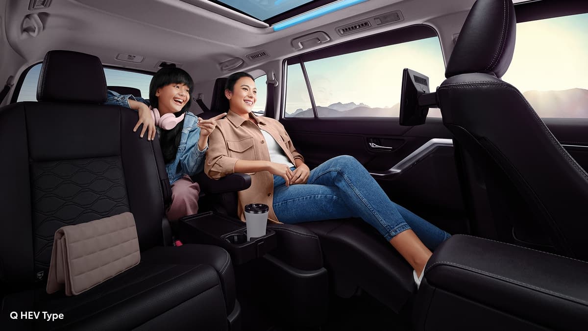 All New Kijang Innova Zenix Hybrid EV: Captain Seat with Ottoman