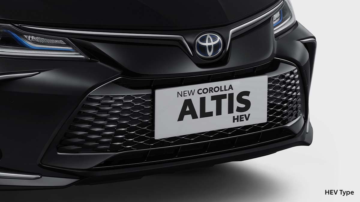 New Corolla Altis Hybrid EV: Dazzling Grille Design