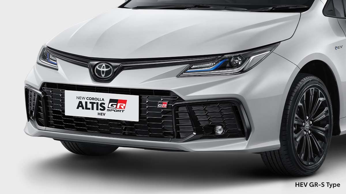 New Corolla Altis Hybrid EV GR Sport: Aggressive Front Bumper with Distinctive Grille & Fog Cover